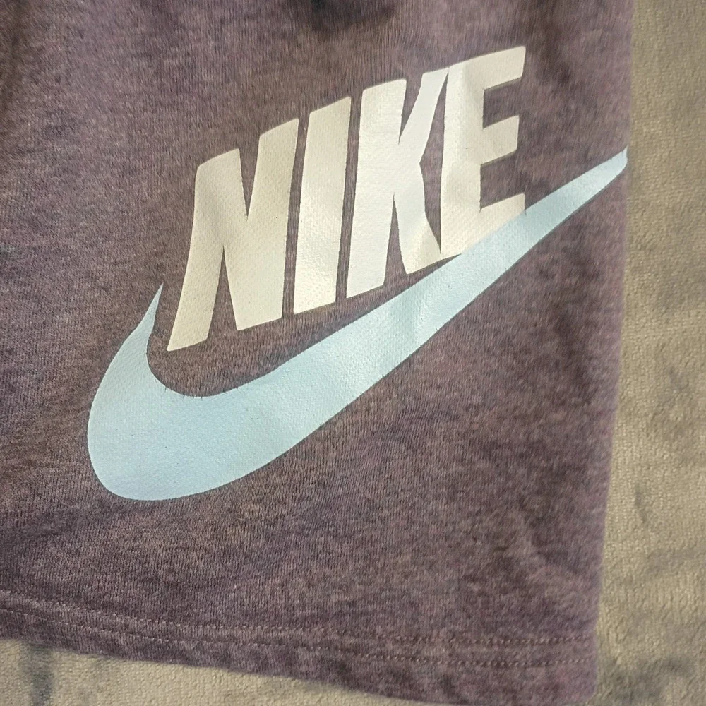 Nike Sportswear Shorts Boys XL Purple Heathered Fleece Logo Athletic Casual